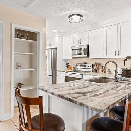 Pet Friendly Townhome With Gulf Views And Hot Tub Right Across From Beach And Schooners Panama City Beach Exterior photo