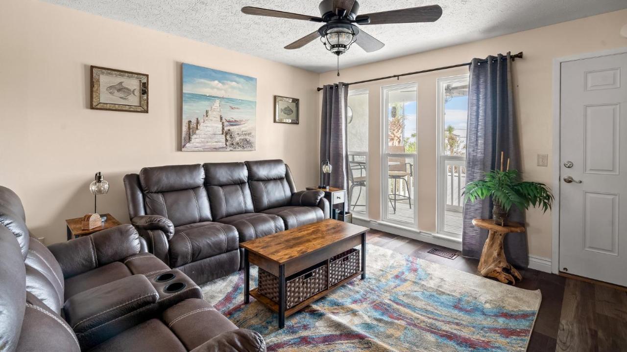 Pet Friendly Townhome With Gulf Views And Hot Tub Right Across From Beach And Schooners Panama City Beach Exterior photo